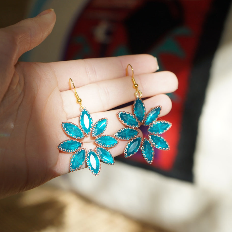 Boucles d’oreilles florales couleur Bleu