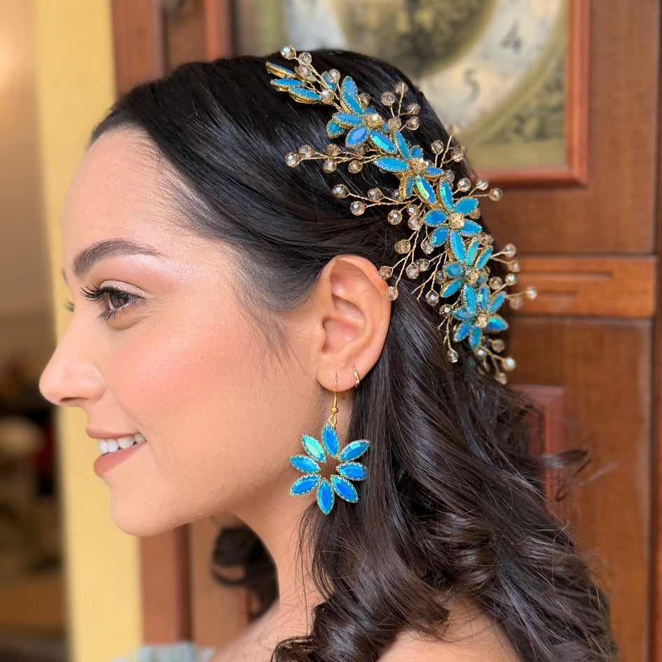 Broche à cheveux avec fleurs en cristaux bleus