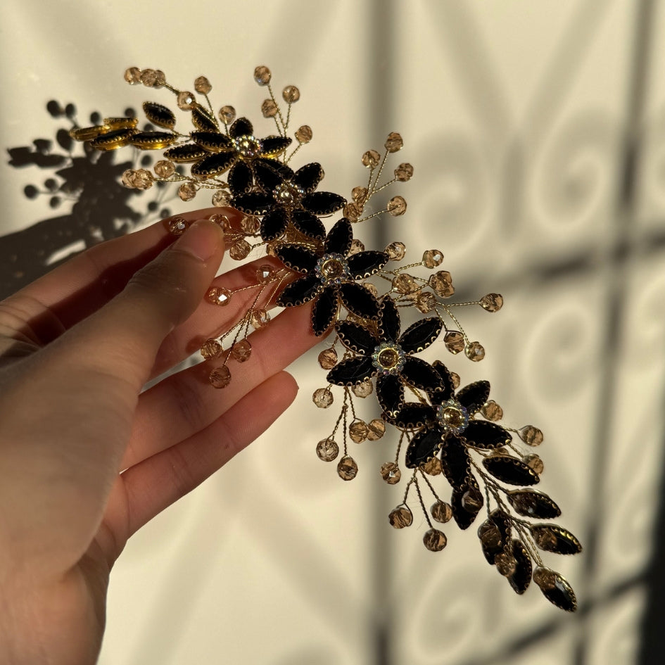 Broche à cheveux fleurs noir en cristaux