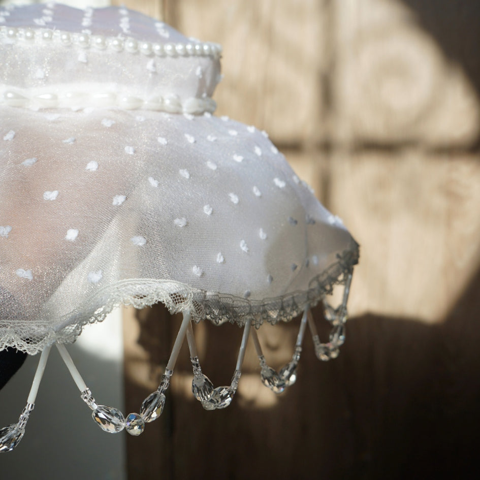 Chapeau de cérémonie blanc à fleurs perlées blanc