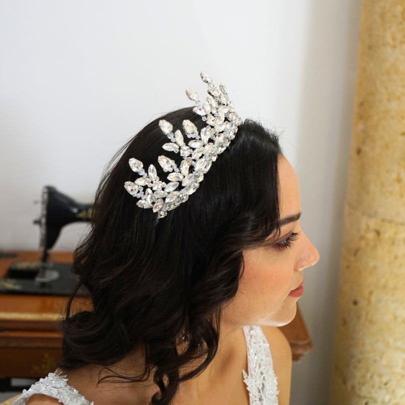 Couronne de mariage blanche, Couronne de diadème en cristal baroque, diadème de mariage couronne nuptiale, diadème de fille de fleur, diadème prisme, diadème pour femmes, diadème blanc, couronne de reine