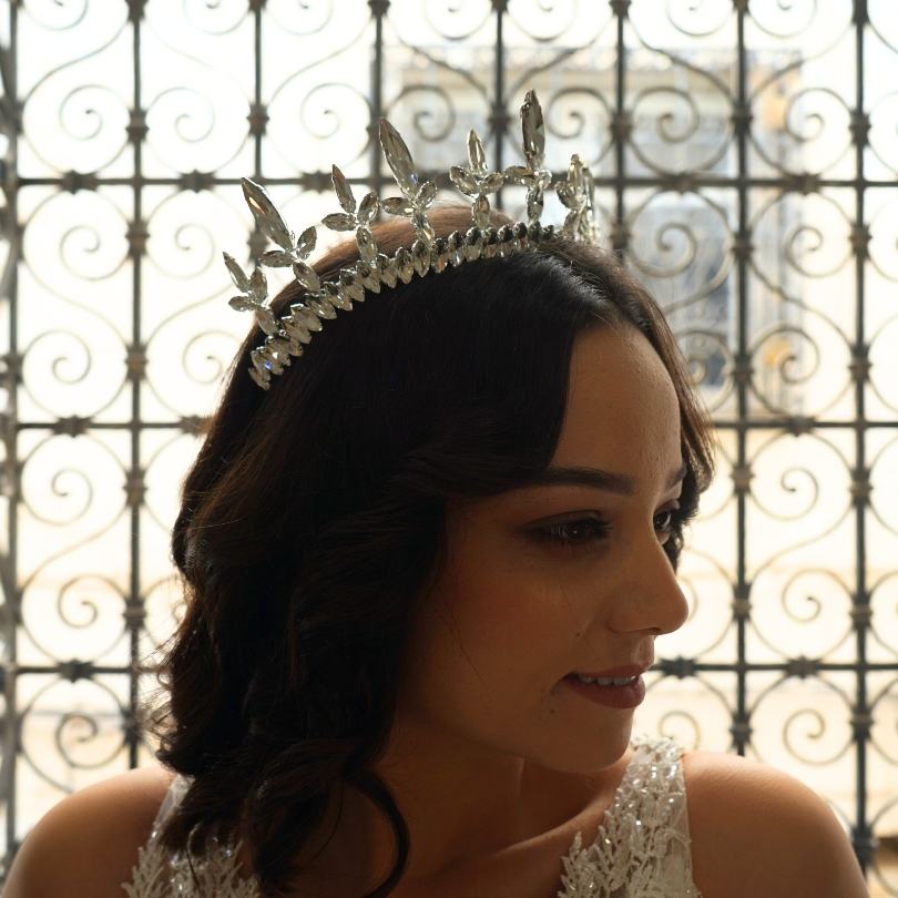 Couronne de halo avec des pierres précieuses blanches, couronne de mariée Halo de mariage , casque Halo, couronne de reine, couronne de festival et mariage