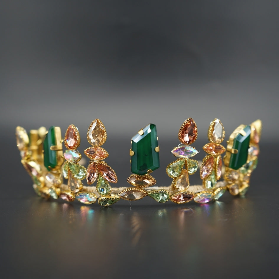 Couronne en strass dorée et verte – Accessoire de luxe