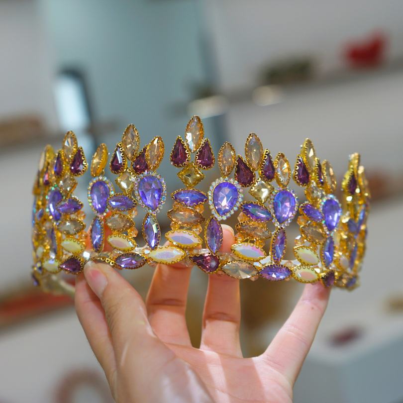 Couronne de mariage couleur violet fait à la main de luxe, couronne de mariée de mariage, couronne de cristal de strass, bijoux de cheveux de mariée de femmes, diadème de réception de mariage