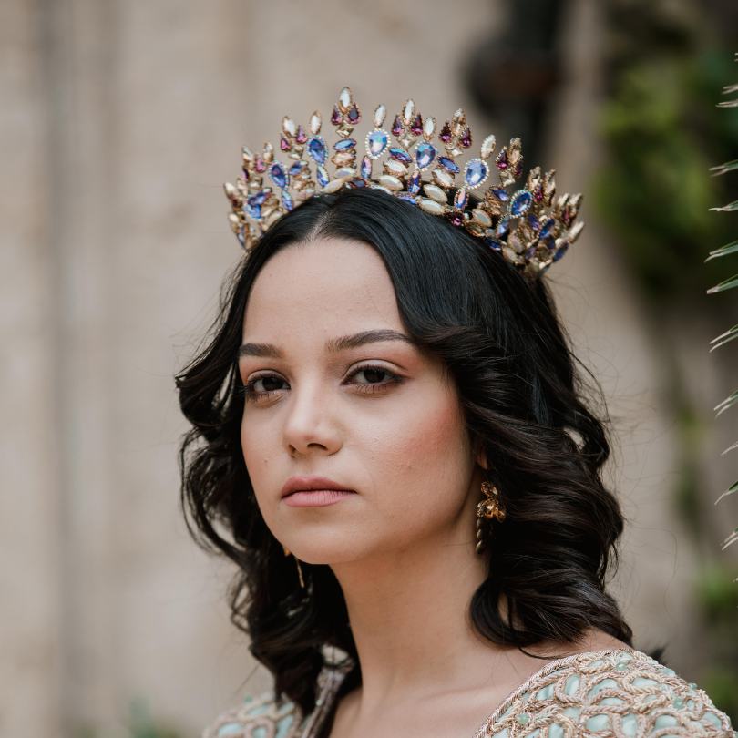 Couronne de mariage couleur violet fait à la main de luxe, couronne de mariée de mariage, couronne de cristal de strass, bijoux de cheveux de mariée de femmes, diadème de réception de mariage