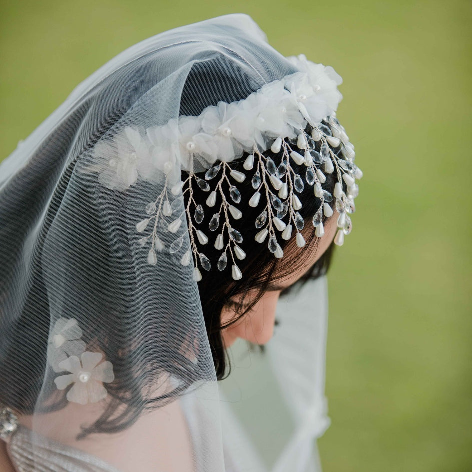 Voile de Mariée style bandeau en Tulle avec Broderies et Perles Fines