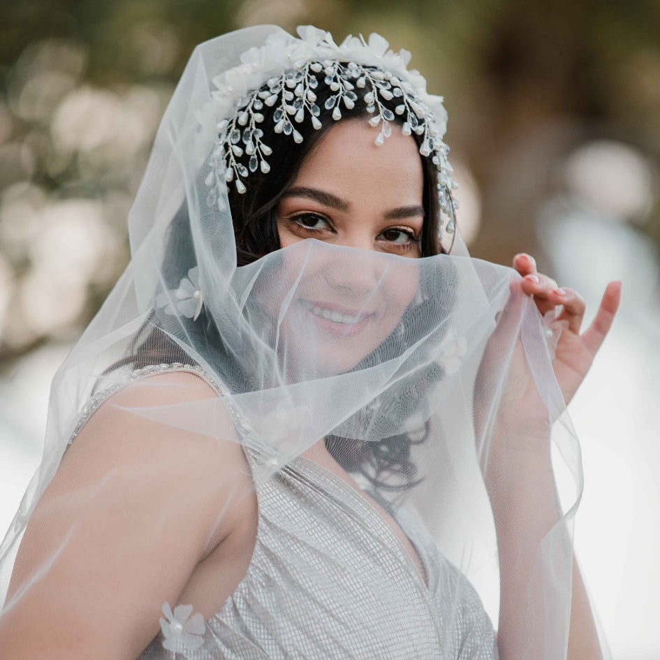 Voile de Mariée style bandeau en Tulle avec Broderies et Perles Fines