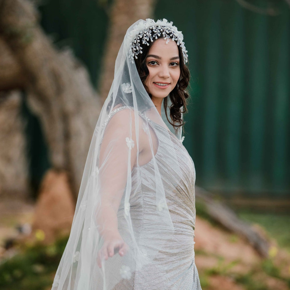 Voile de Mariée style bandeau en Tulle avec Broderies et Perles Fines