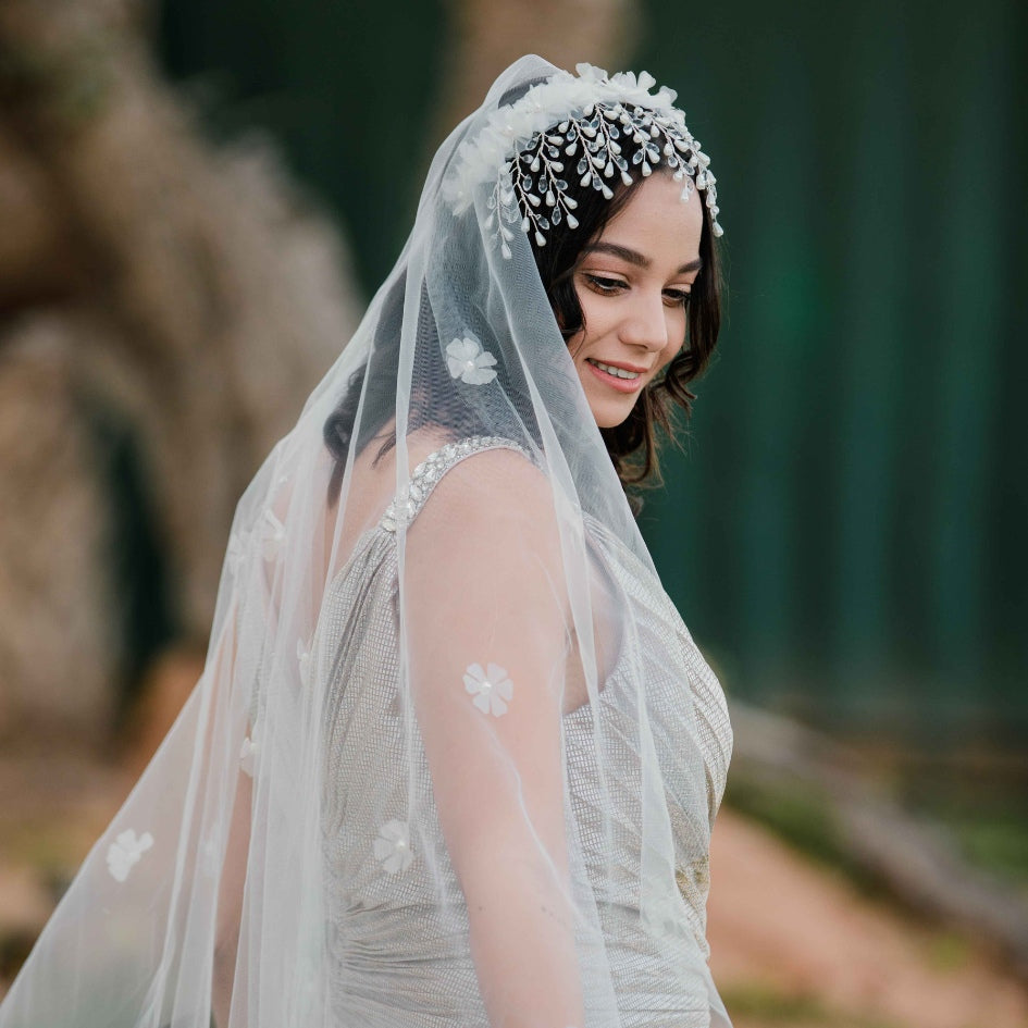 Voile de Mariée style bandeau en Tulle avec Broderies et Perles Fines