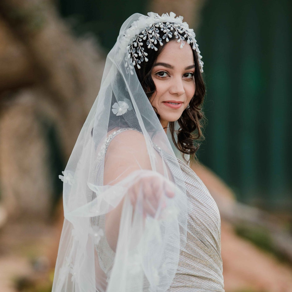 Voile de Mariée style bandeau en Tulle avec Broderies et Perles Fines