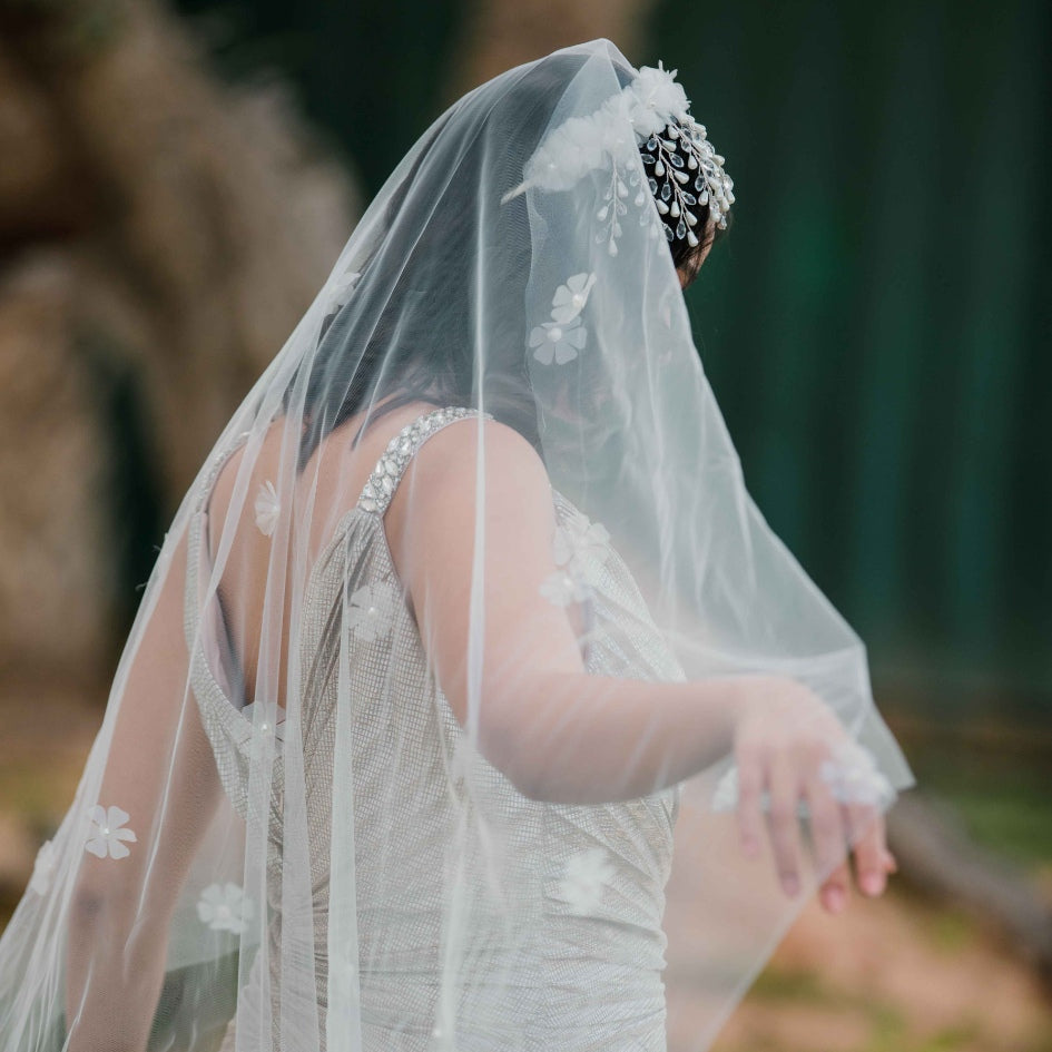 Voile de Mariée style bandeau en Tulle avec Broderies et Perles Fines